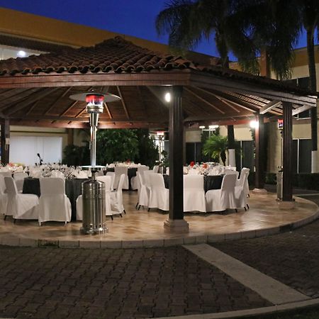 拉皮达德假日酒店 La Piedad 外观 照片