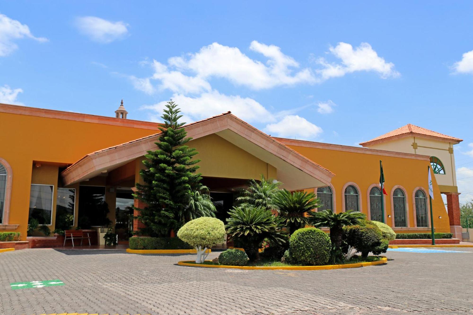 拉皮达德假日酒店 La Piedad 外观 照片
