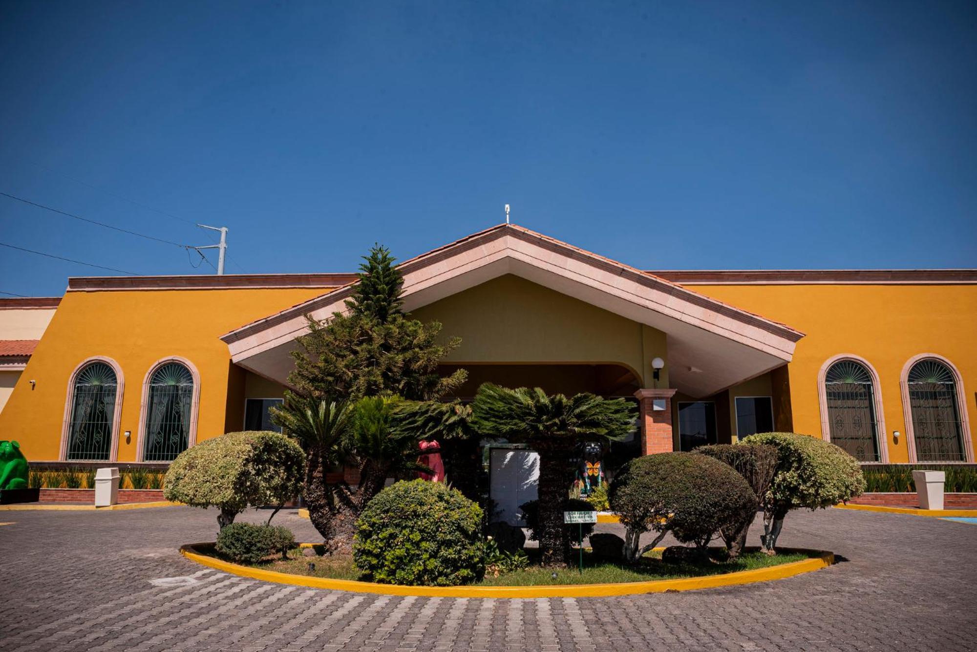拉皮达德假日酒店 La Piedad 外观 照片