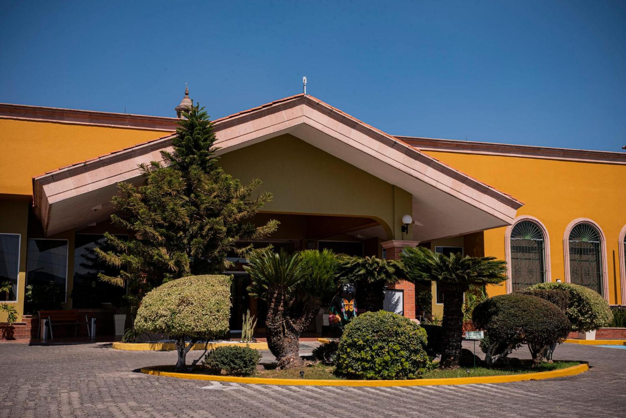 拉皮达德假日酒店 La Piedad 外观 照片